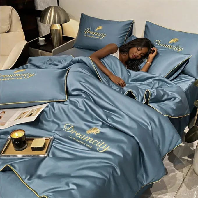 4-Piece Ice Silk Duvet Set – Cool & Luxurious Comfort / 5 Feet x 6.5 Feet
