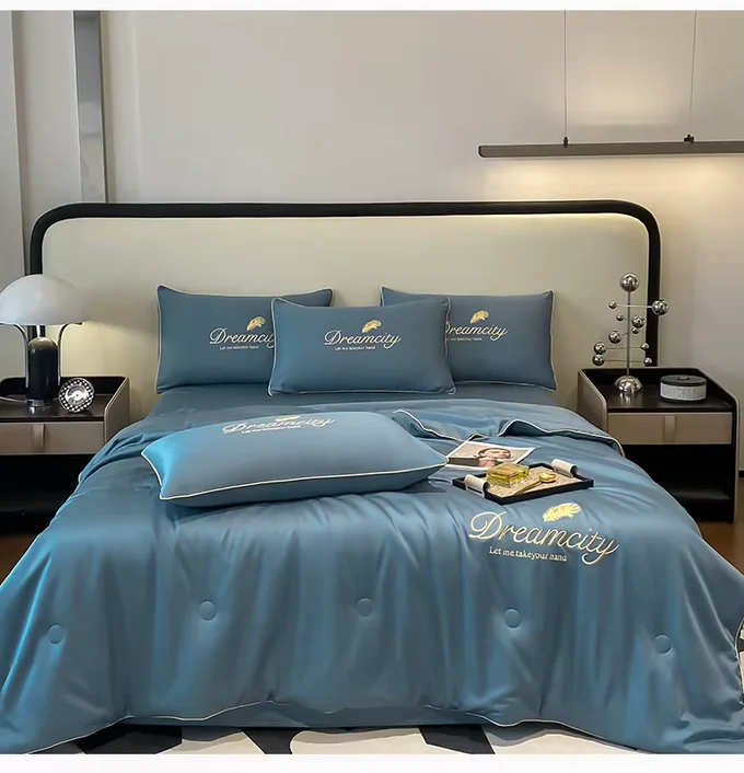 4-Piece Ice Silk Duvet Set – Cool & Luxurious Comfort / 5 Feet x 6.5 Feet — image 6