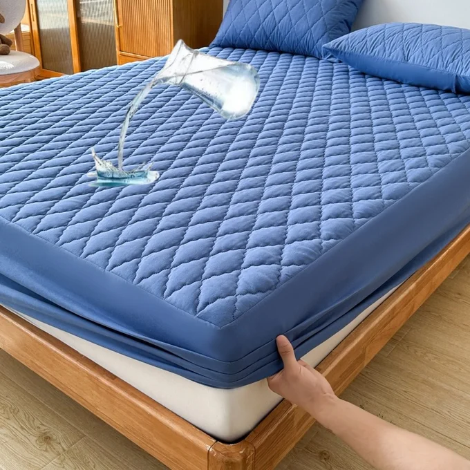 Luxury Quilted Bed Cover & Pillowcase Set — image 3
